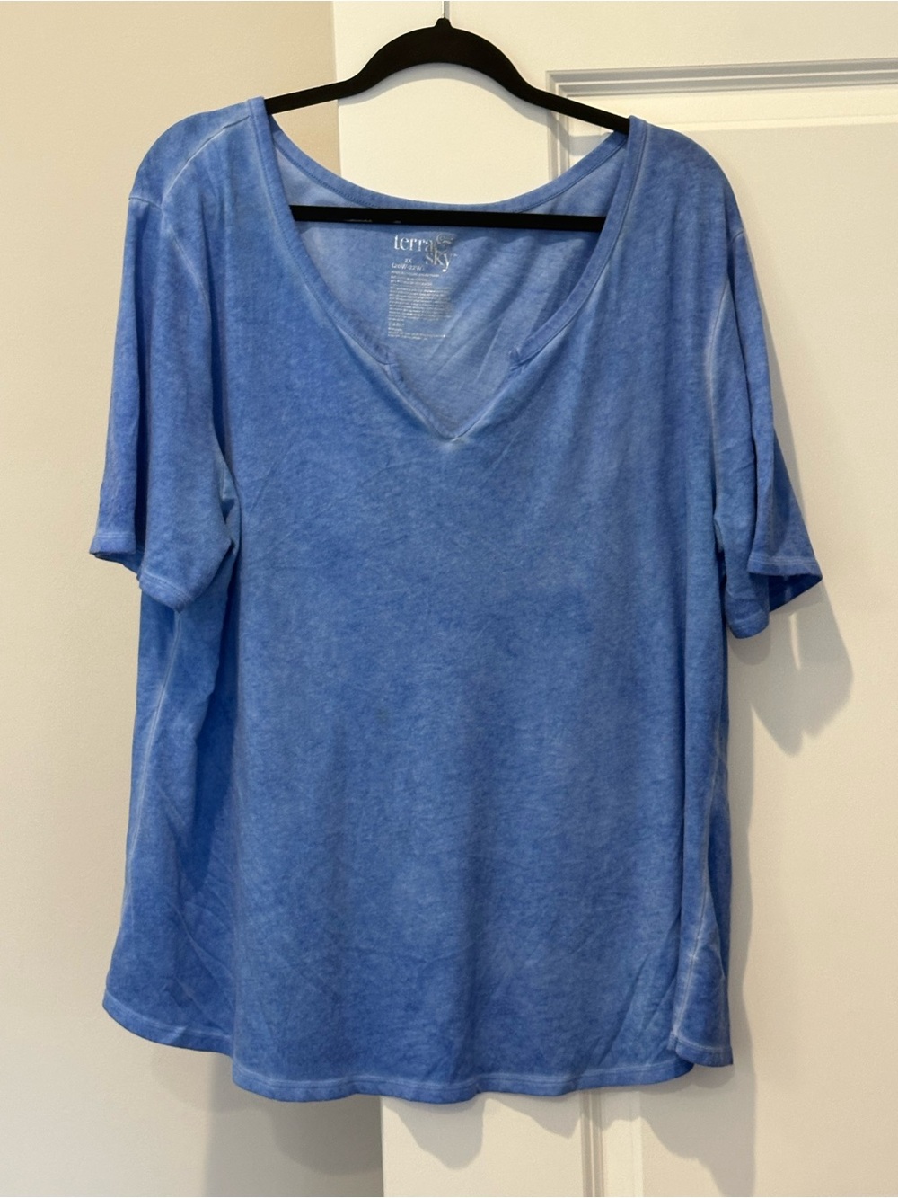 Terra & Sky Plus Size 2X Blue V-Neck Tee